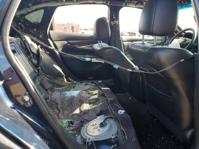 2015 INFINITI Q70 3.7  