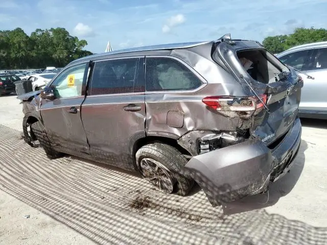 2018 TOYOTA HIGHLANDER SE  