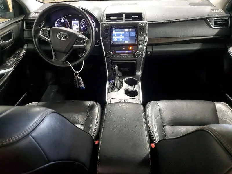 2015 TOYOTA CAMRY XLE  