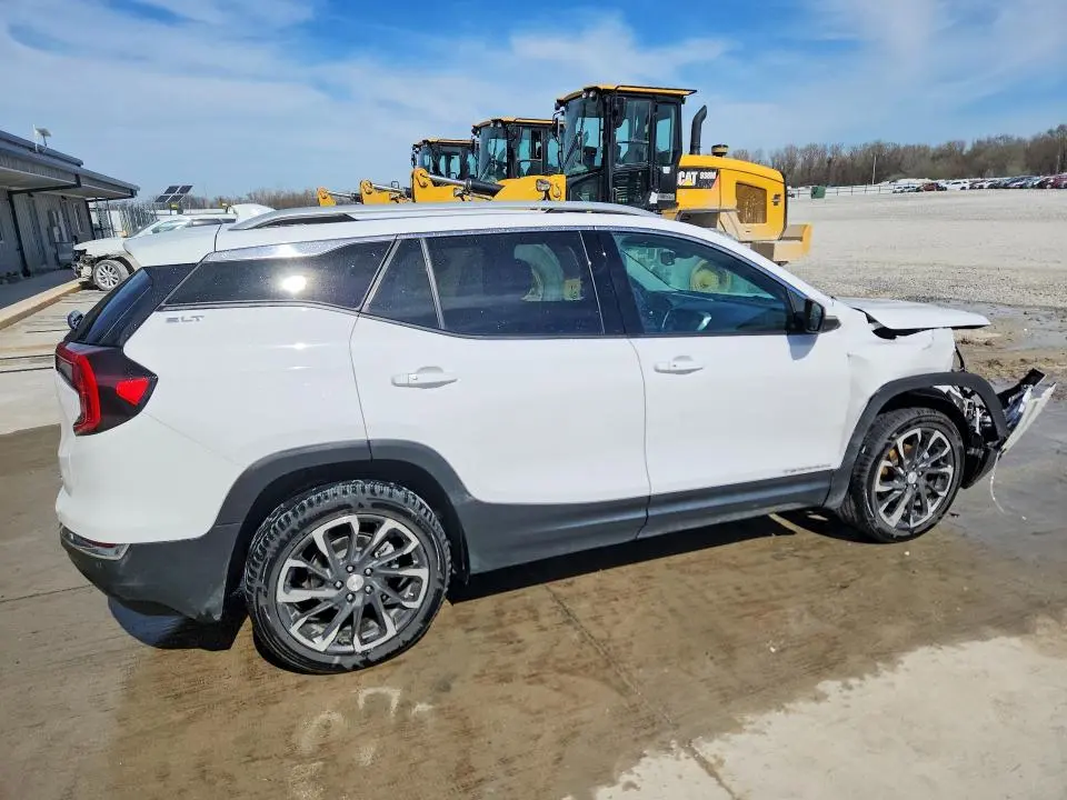 2022 GMC TERRAIN SLT  