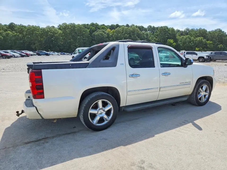 2011 CHEVROLET AVALANCHE LTZ  