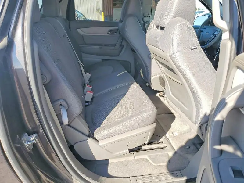 2016 CHEVROLET TRAVERSE LS  