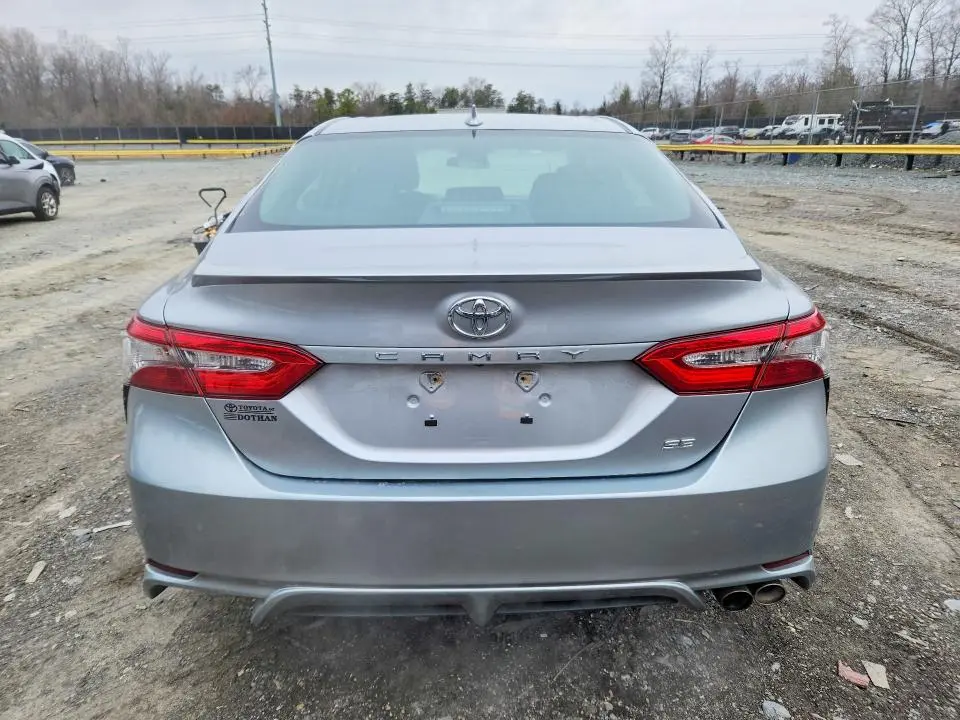 2019 TOYOTA CAMRY SE  