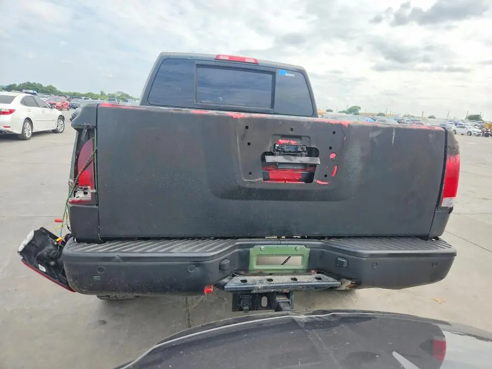 2012 NISSAN TITAN SV  