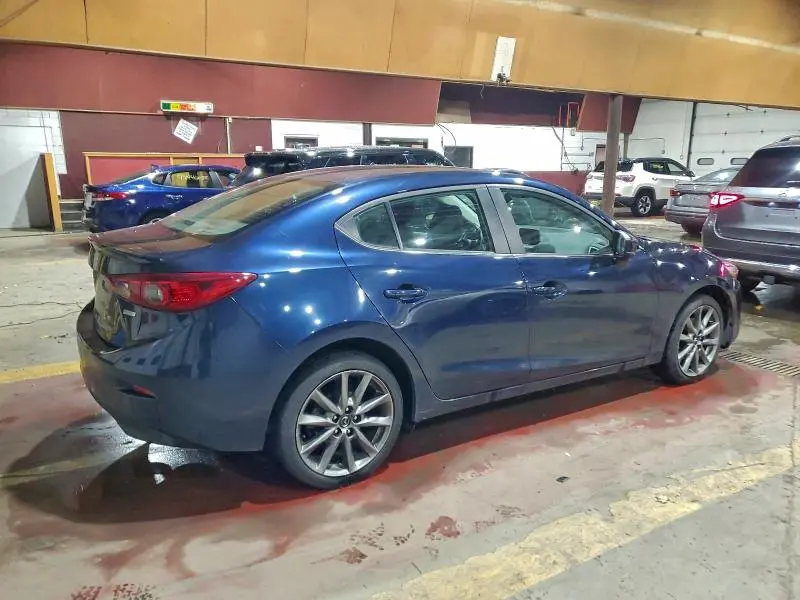 2018 MAZDA 3 TOURING  