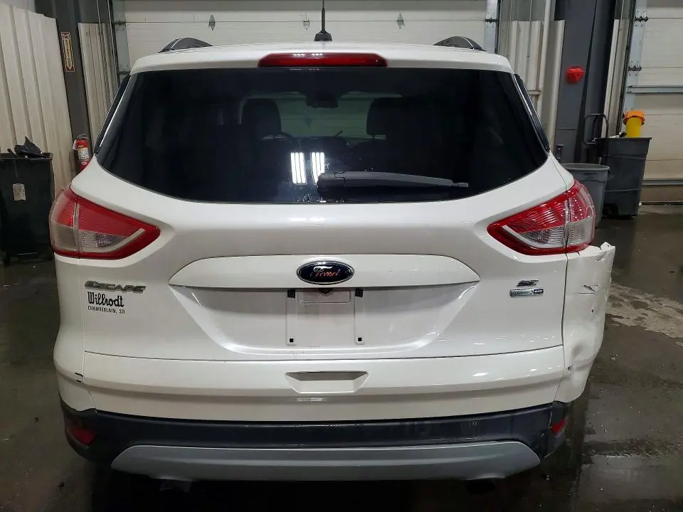 2016 FORD ESCAPE SE  