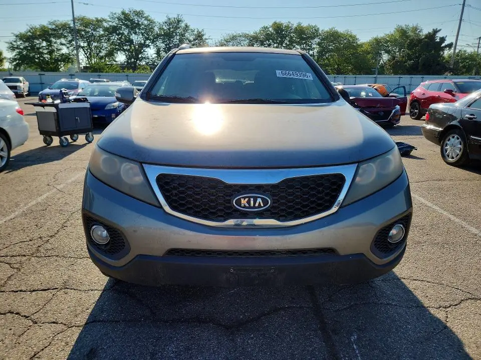 2011 KIA SORENTO LX  