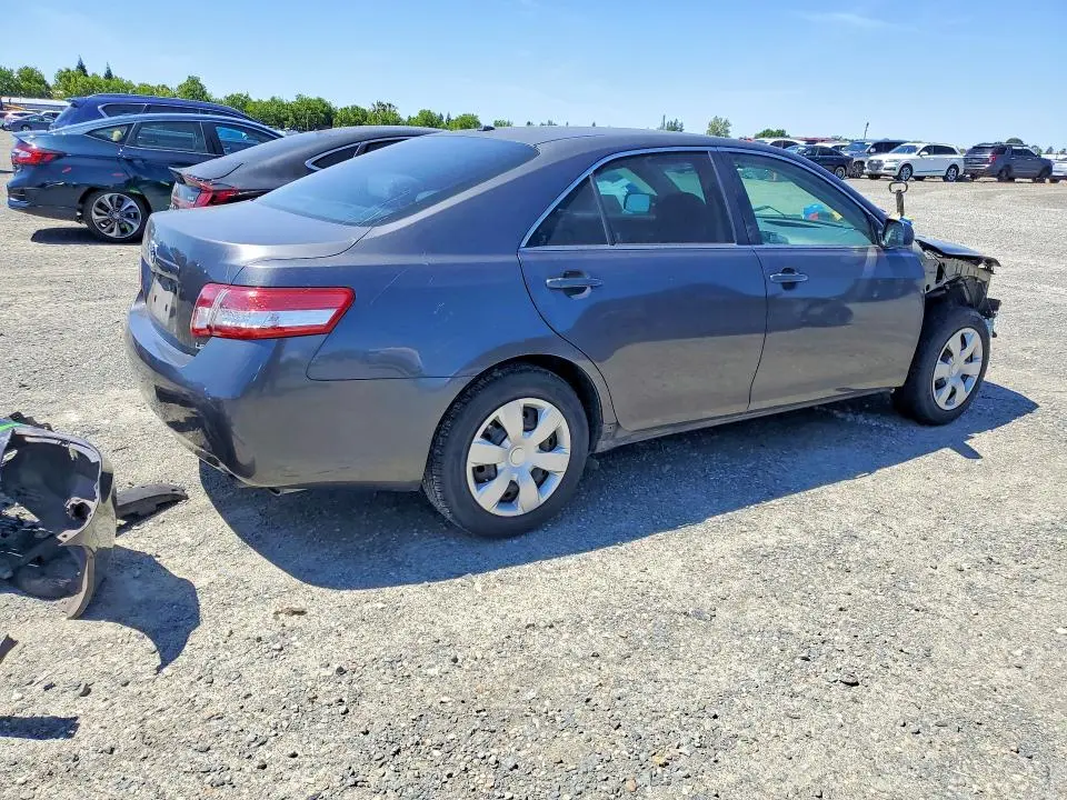 2011 TOYOTA CAMRY LE  