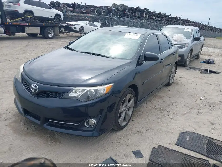 2014 TOYOTA CAMRY SE SPORT