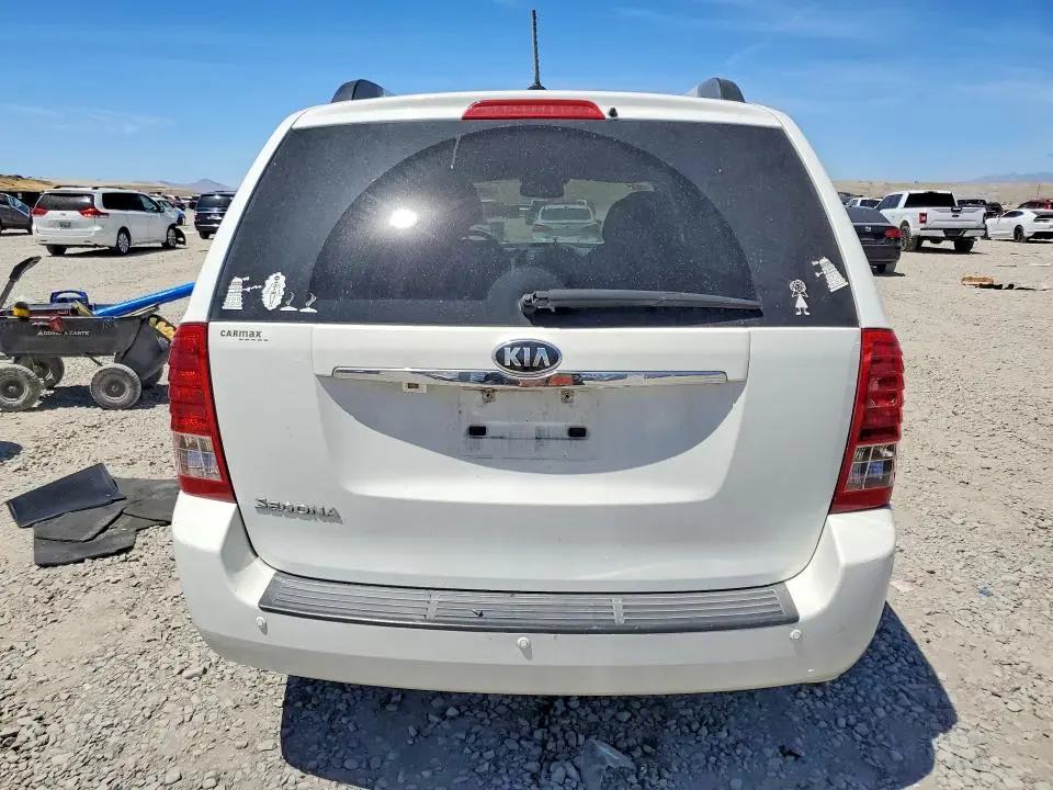 2014 KIA SEDONA LX  