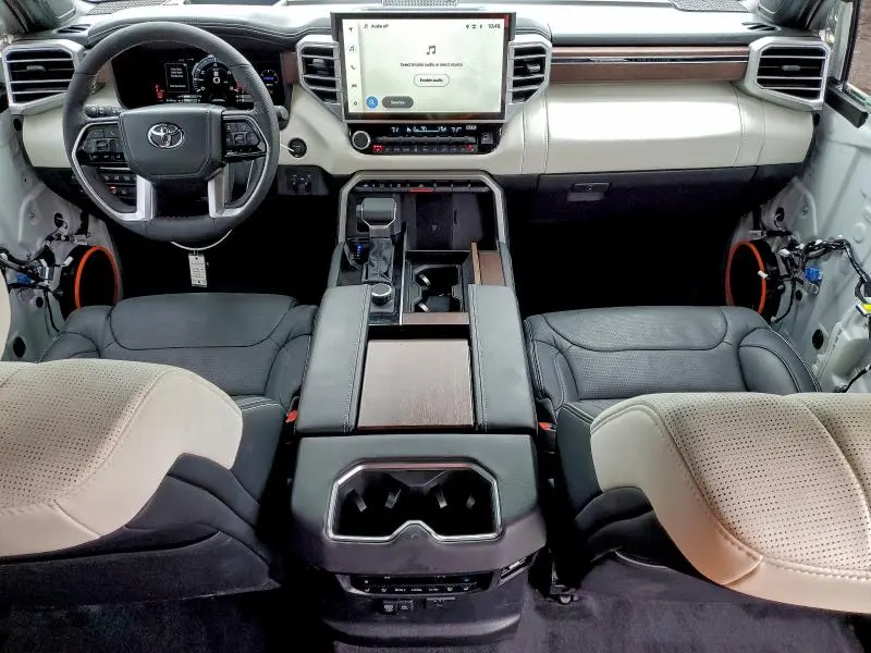 2025 TOYOTA SEQUOIA SR5  