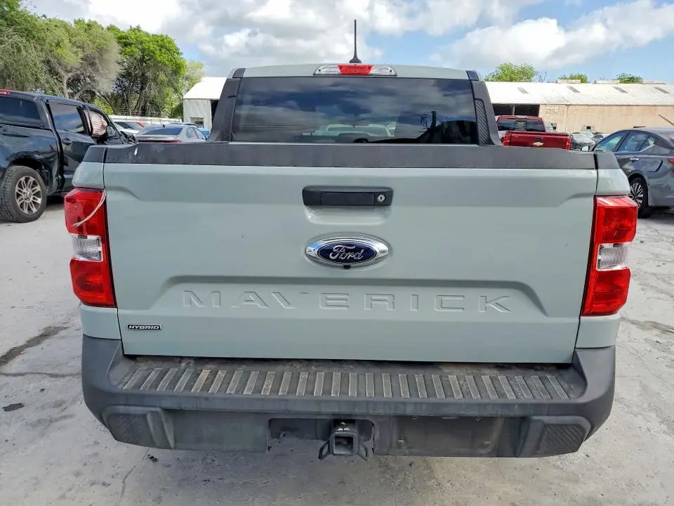 2024 FORD MAVERICK XLT  