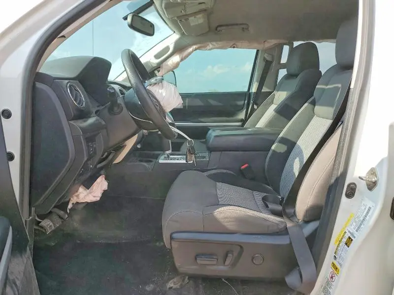 2017 TOYOTA TUNDRA CREWMAX SR5  