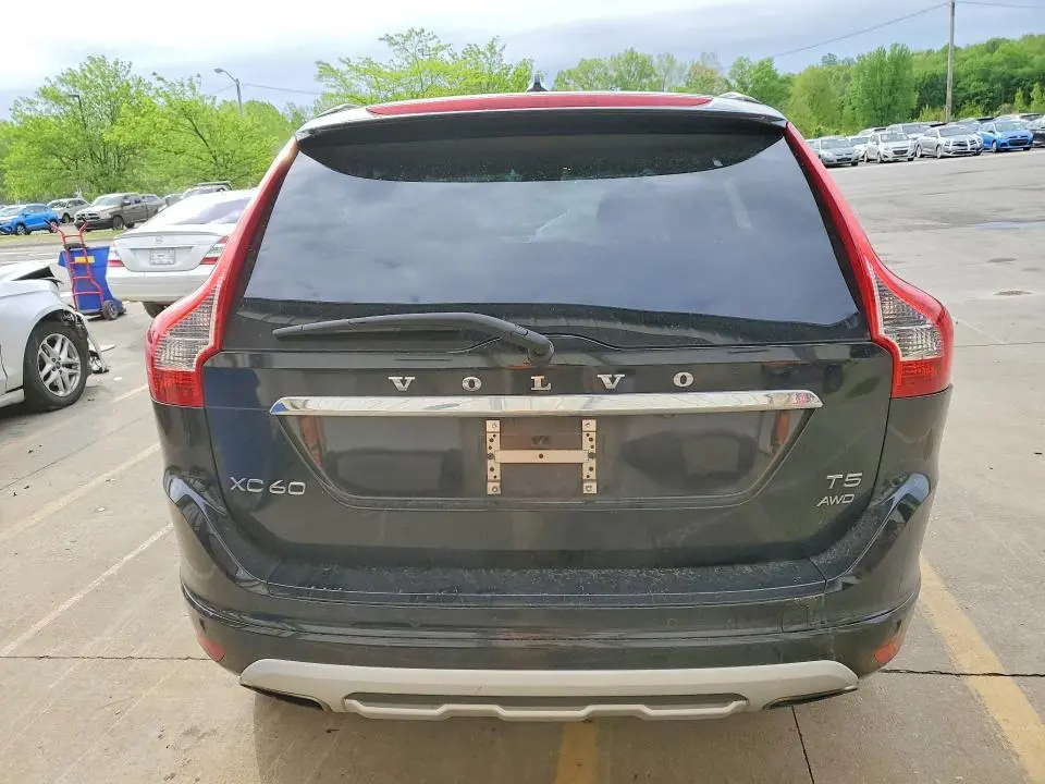 2017 VOLVO XC60 T5 DYNAMIC  