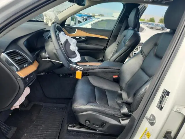 2022 VOLVO XC90 T6 MOMENTUM  
