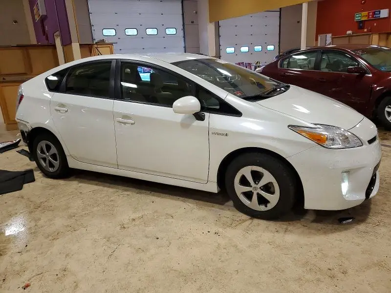 2015 TOYOTA PRIUS   