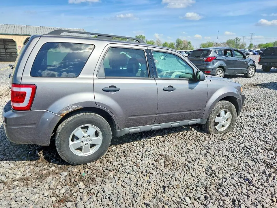 2011 FORD ESCAPE XLT  
