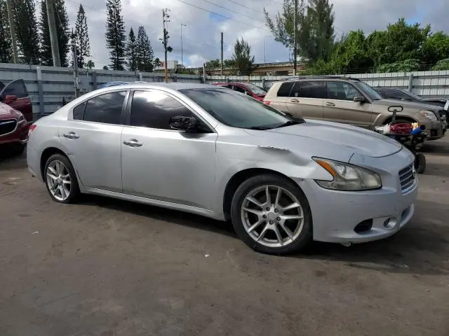 2010 NISSAN MAXIMA S  