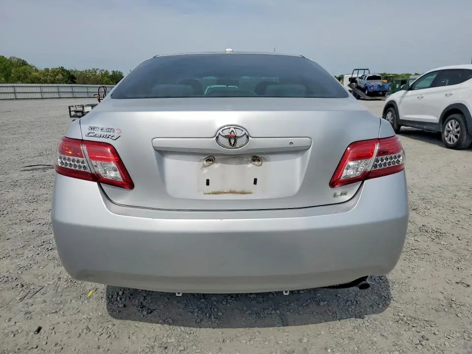 2011 TOYOTA CAMRY LE  