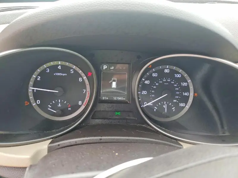 2018 HYUNDAI SANTA FE SE  