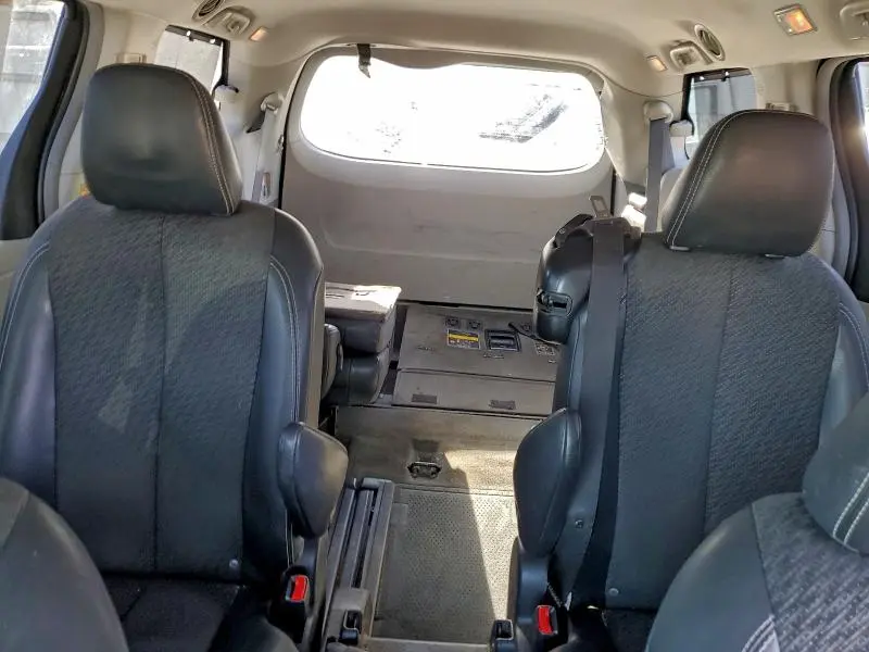 2013 TOYOTA SIENNA SPORT  