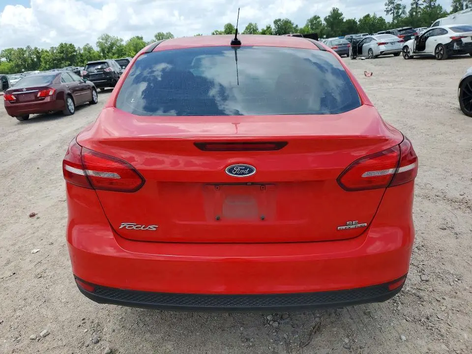 2016 FORD FOCUS SE  