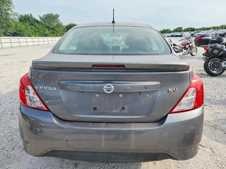 2018 NISSAN VERSA SV  