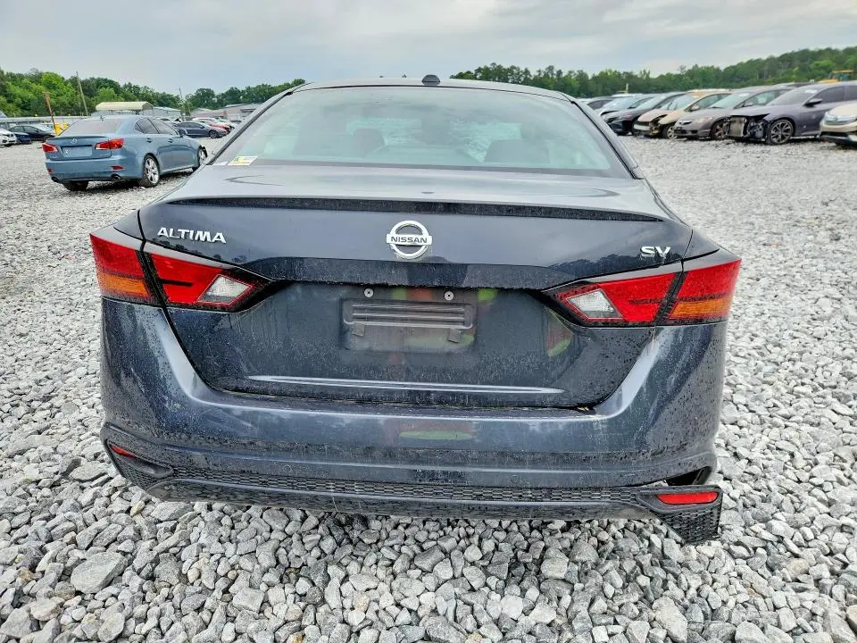 2022 NISSAN ALTIMA SV  