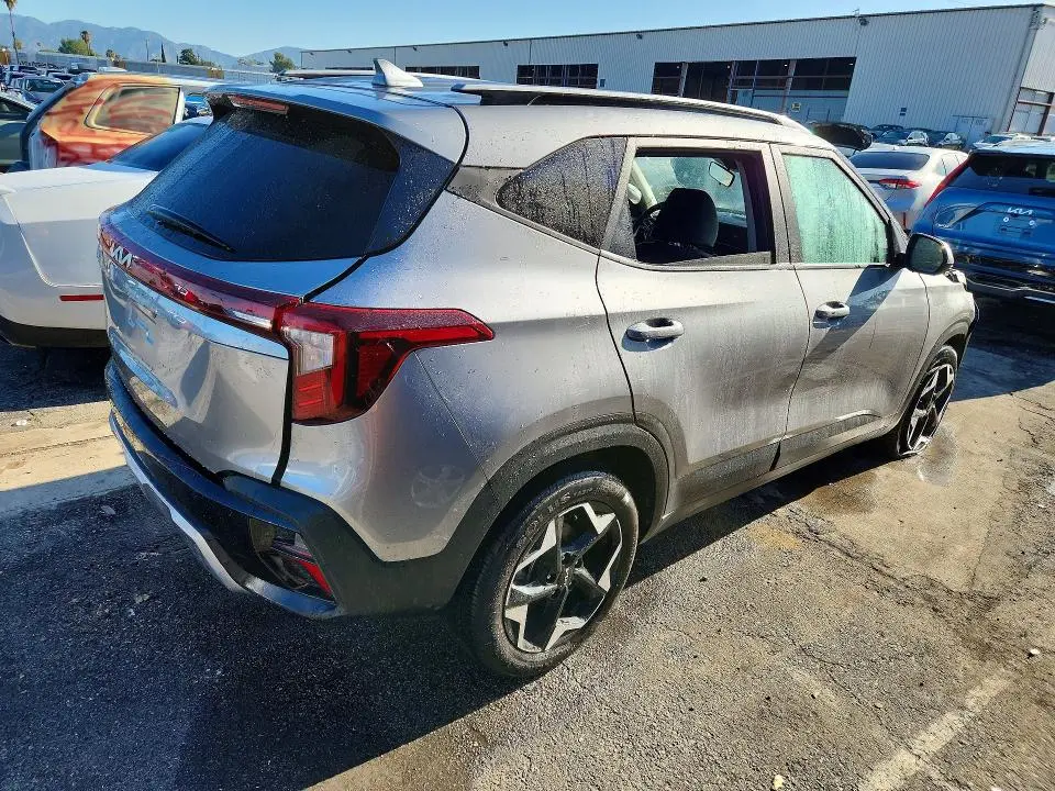 2025 KIA SELTOS S  