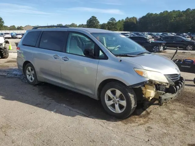 2013 TOYOTA SIENNA LE