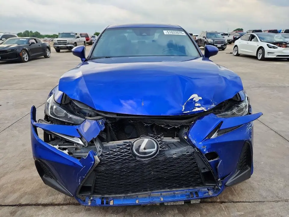2019 LEXUS IS 300  