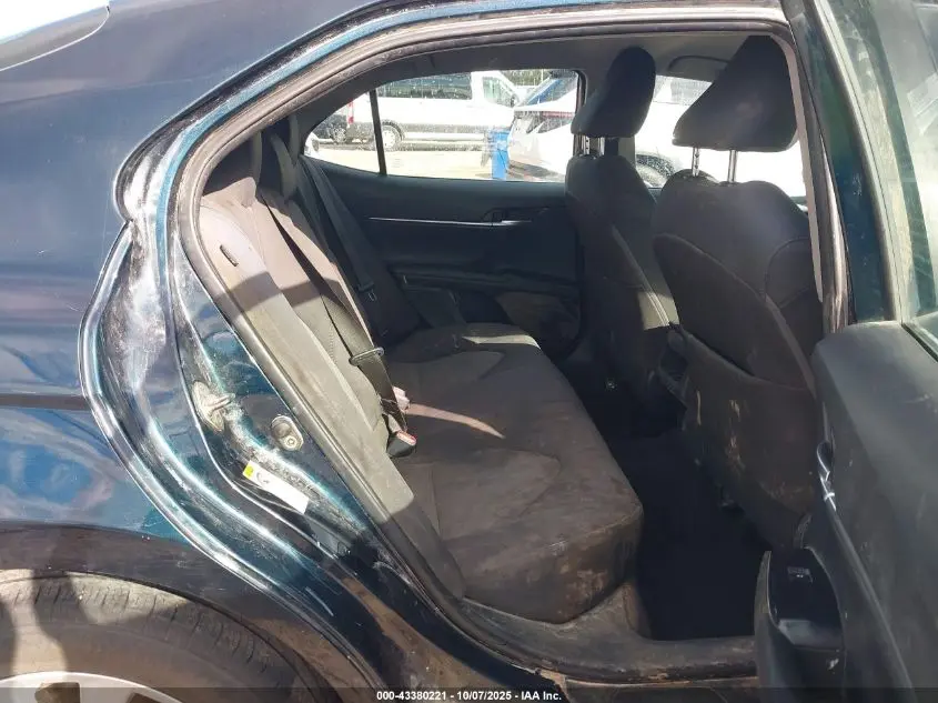 2018 TOYOTA CAMRY LE