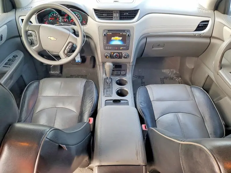 2015 CHEVROLET TRAVERSE LS  