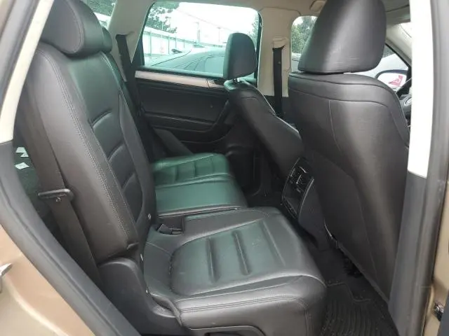2016 VOLKSWAGEN TOUAREG SPORT  