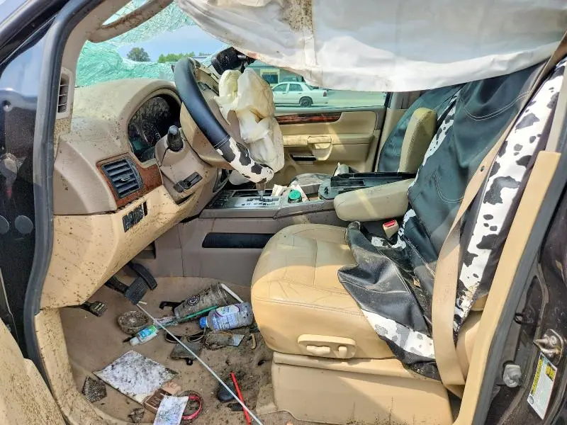 2011 NISSAN ARMADA SV  