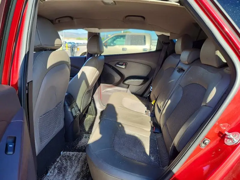 2015 HYUNDAI TUCSON SE  