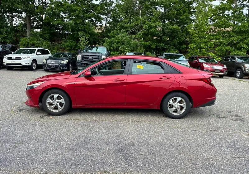 2023 HYUNDAI ELANTRA SE  