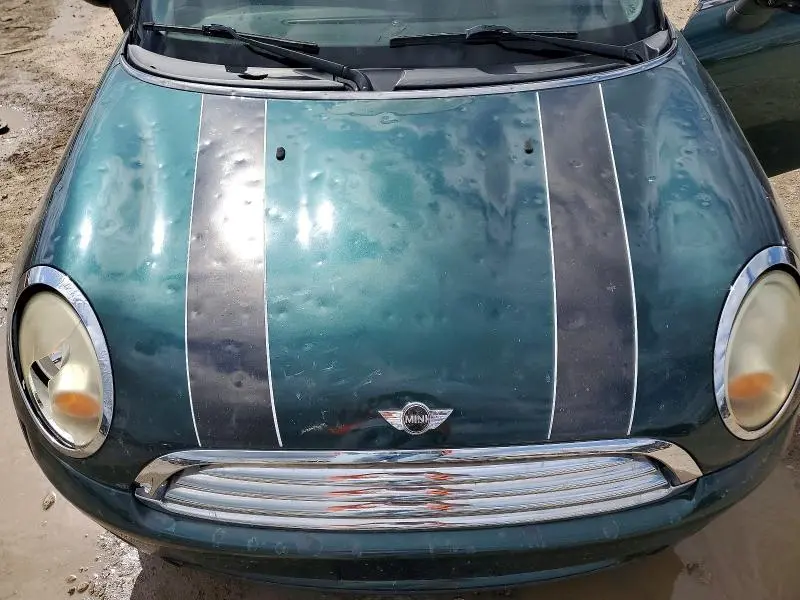 2010 MINI COOPER   