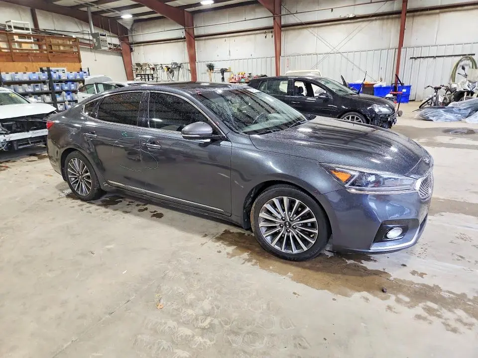 2017 KIA CADENZA PREMIUM  