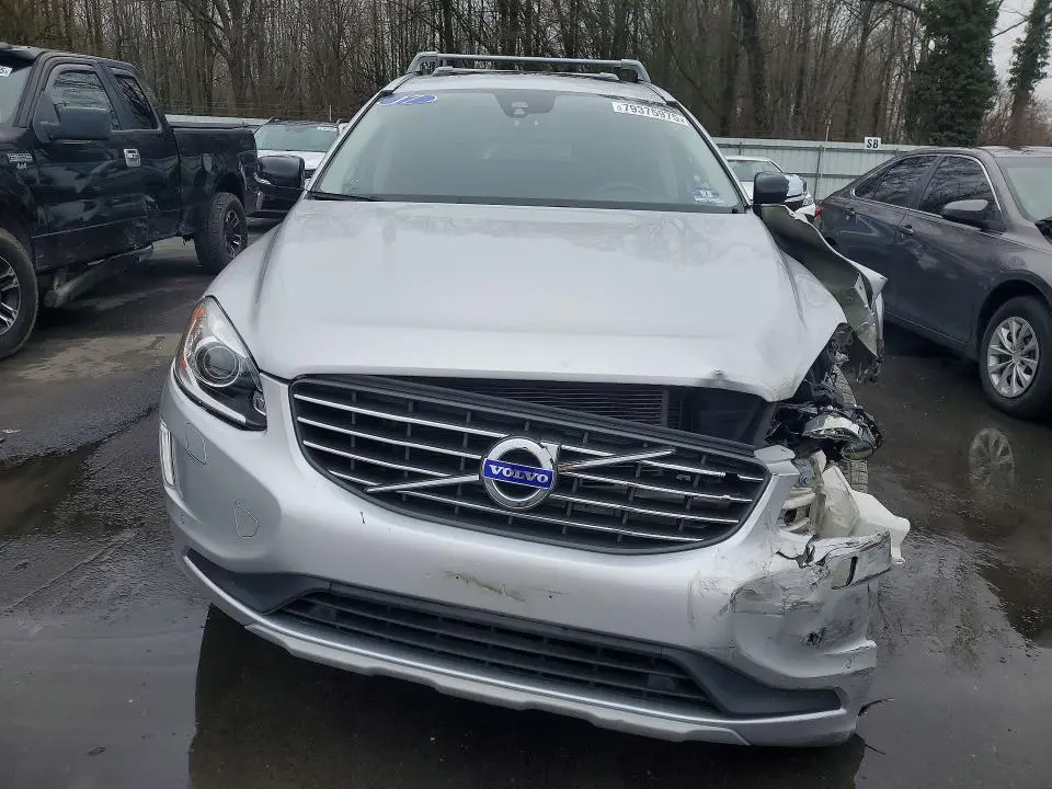 2017 VOLVO XC60 T6 DYNAMIC  