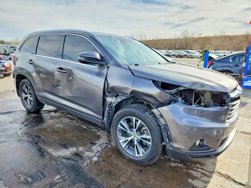2016 TOYOTA HIGHLANDER XLE  