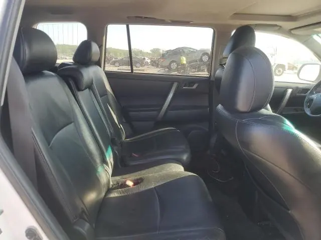 2010 TOYOTA HIGHLANDER SE  