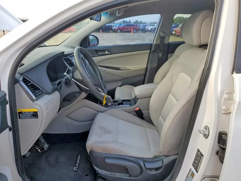 2016 HYUNDAI TUCSON SE  