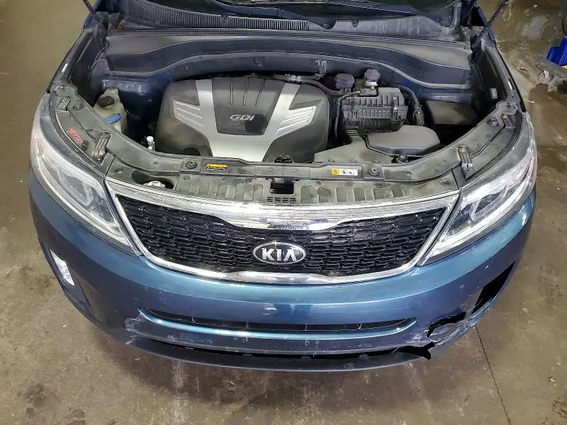 2015 KIA SORENTO LX  