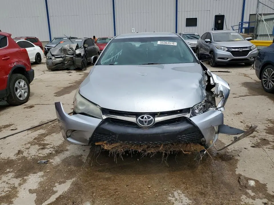 2016 TOYOTA CAMRY SE  