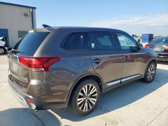 2019 MITSUBISHI OUTLANDER SE  