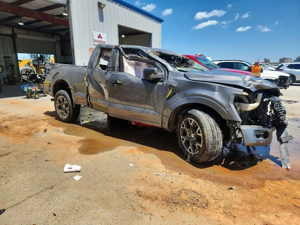 2024 FORD F150 STX  