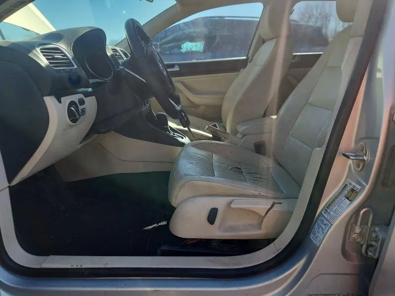 2011 VOLKSWAGEN JETTA TDI  
