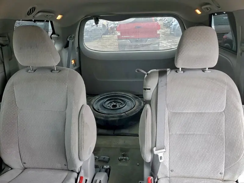 2015 TOYOTA SIENNA LE  