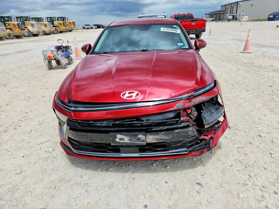 2025 HYUNDAI SONATA SE  